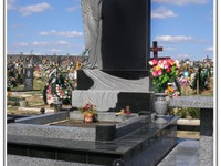 Гранитный мемориал  из гранита