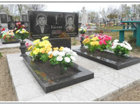 Гранитное надгробие  на двоих с крестом