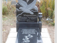 Гранитный памятник сердце голубь 120*60*8